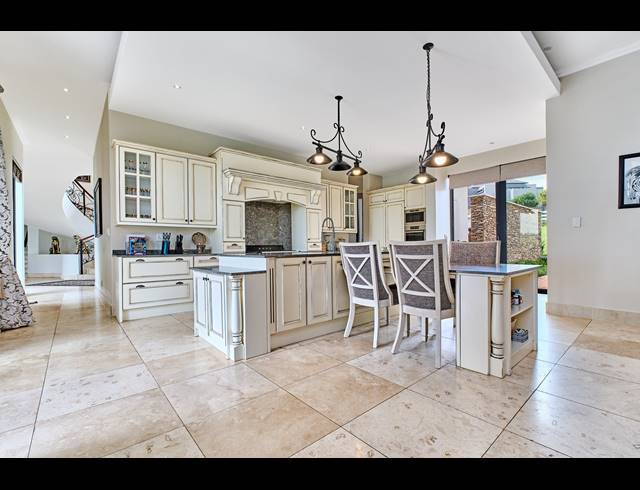 5 BEDROOM HOUSE FOR SALE IN BLUE HILLS EQUESTRIAN ESTATE